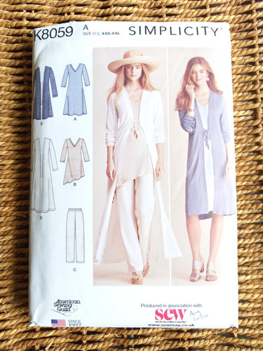 Simplicity sewing pattern - ff,