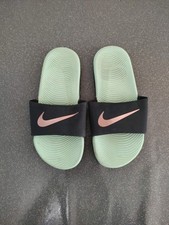 Girl's Black & Green  Nike