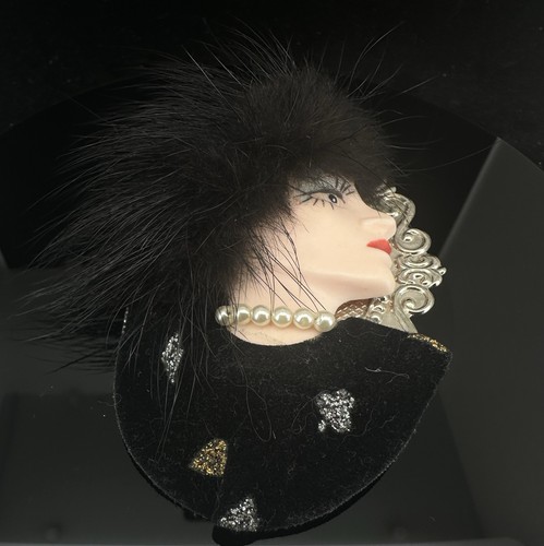 Vtg lady face brooch - lady, pin