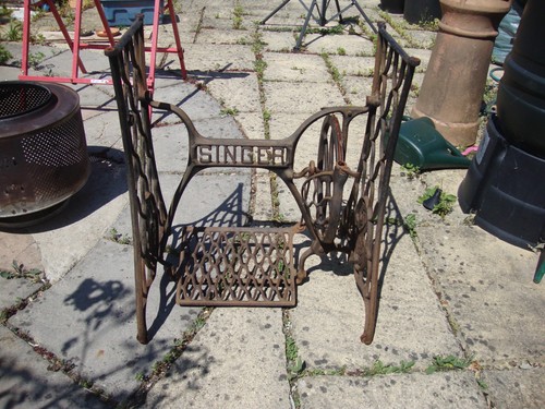 Vintage singer sewing machine - singer,