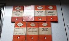 7 old penguin books pg Woodhouse hg Wells Lawrence  waugh France Sassoon shaw