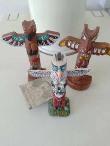 Souvenir totem poles - poles, 3