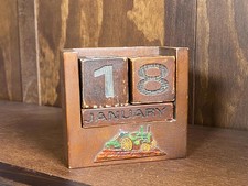Wooden style resin perpetual