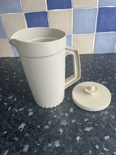 TUPPERWARE Jug With Vacuum