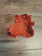 A Genuine Husqvarna 560 xp chainsaw crankcase plastic insert 505 15 86 - 01