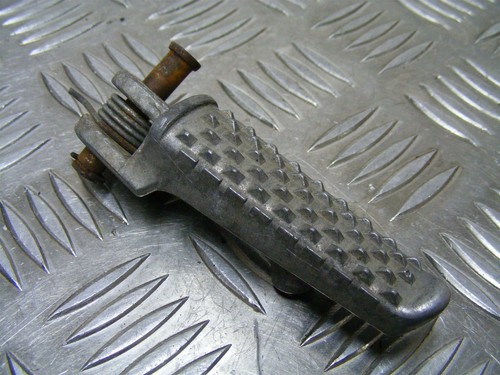 Cbr600 riders footrest right - cbr600,