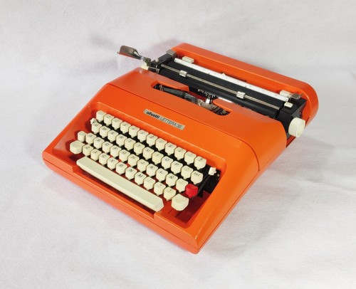 Typewriter olivetti lettera - lettera, 35