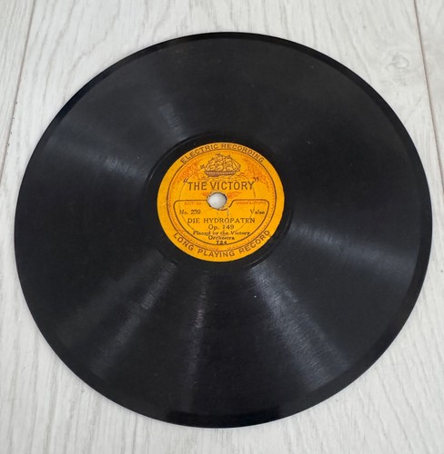 Victory dance orchestra - victory, –
