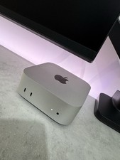 Apple M4 chip with 10-core