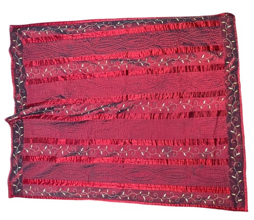 Vintage red vine embroidered - red,