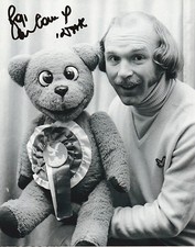 ROGER DE COURCEY Signed 10x8