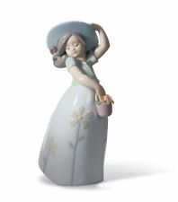 LLADRO PORCELAIN FIGURINE
