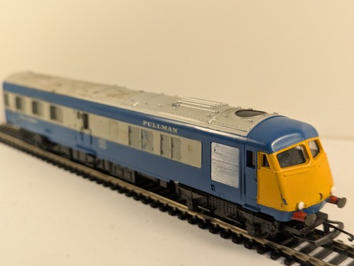 Triang pullman blue and - pullman, white