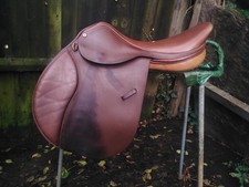 17 1/2 in Tan / Brown Leather Close Contact Jump Saddle
