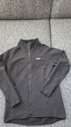 Patagonia full zip fleece - r1,