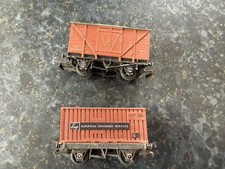 OO Set of 2 Wagons : Wrenn