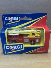 CORGI  JUNIOR - 90035 - SIMON SNORKEL - BOXED FIRE ENGINE 