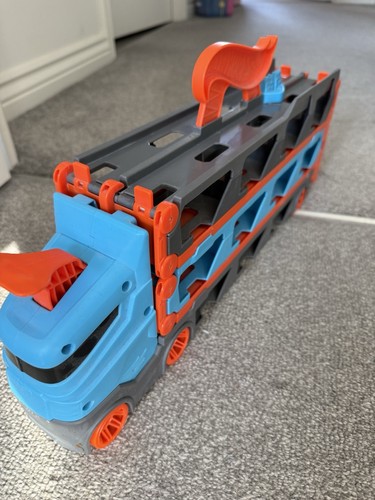 Hot wheels speedway hauler - hot,