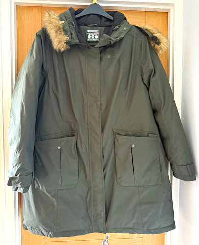 Bnwt mountain warehouse aurora - mountain,