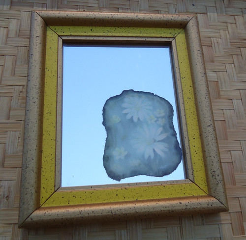 Wood framed daisy - wood,