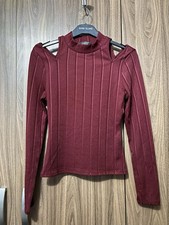 Woman’s Burgundy Ribbed