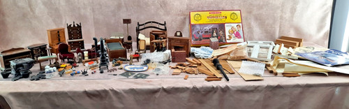 Huge vintage dollhouse - vintage,