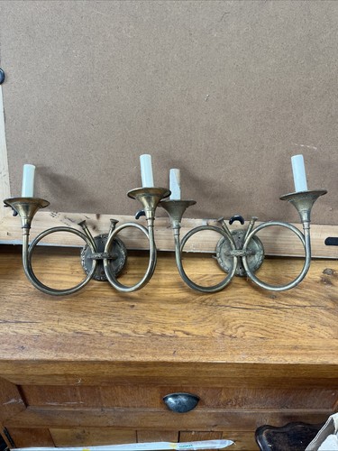 Two antique hunting horn - antique,