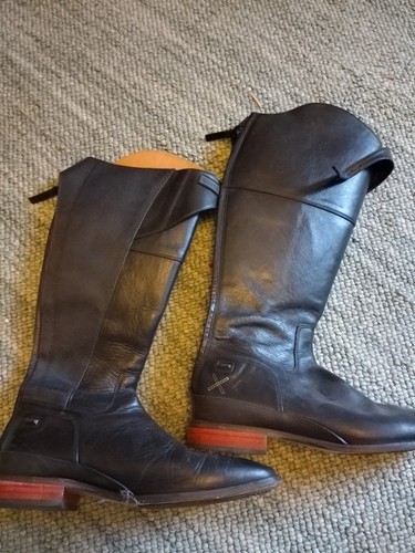 Hunter tall black leather