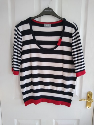 Wallis size half sleeve - half,