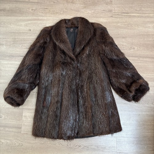 Vintage 1970s nutria - nutria, real