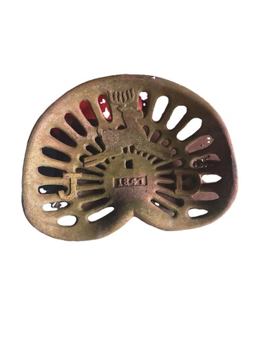 John deere 1847 cast iron - deere, d