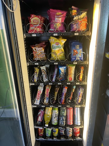 Vending machine necta snakky - machine,