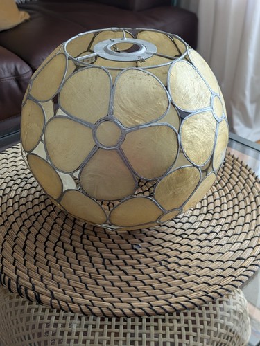 Spherical capiz shell - spherical,