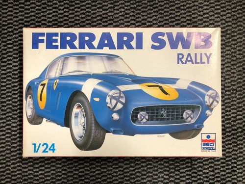 Esci ertl ferrari 250 swb - 1/24,