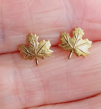 14ct Gold Maple Leaf Stud