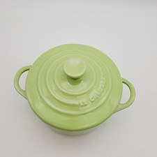 Le Creuset mini petite round cocotte stoneware green 07.35 baking dish lidded