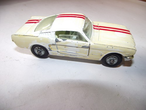 Corgi ford mustang fastback - fastback,