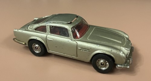 Corgi toys new - “new”, james
