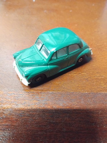 Corgi morris minor green old