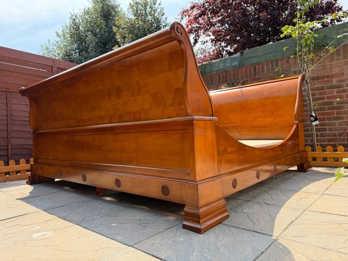 Glorious and bed - glorious, bed”
