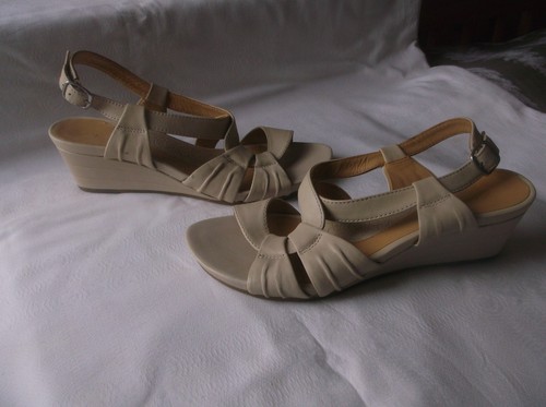 Ladies clarks beige leather - beige,