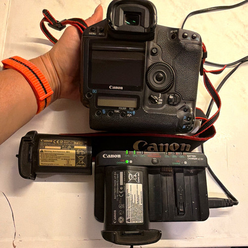 Canon eos mark iii - eos-1d,