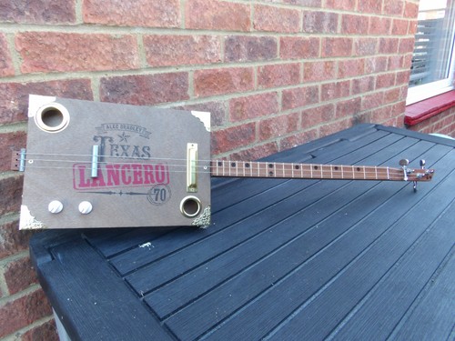 String homemade fretted - string,