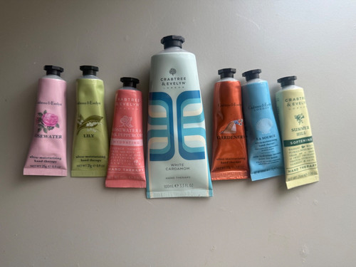 Crabtree evelyn hand - evelyn,
