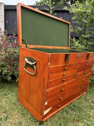 Damaged clarke drawer wooden - damaged,