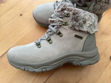 Skechers Women’s “Trego” Boots Waterproof Faux fur trim Taupe / Natural Uk 5 BN