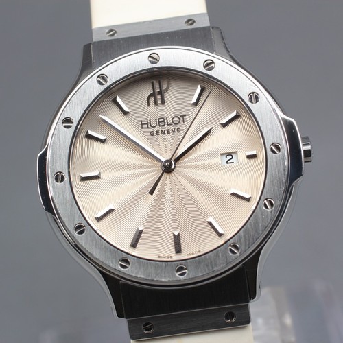 Near mint hublot classic - mint,