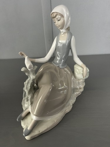 Lladro 4660 figurine retired - lladro,