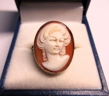 Vintage SOLID 9ct GOLD CARVED