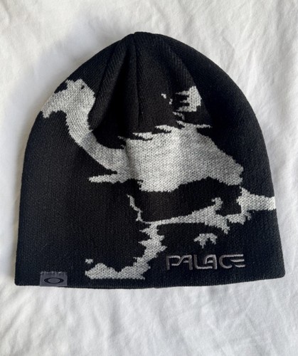 Palace oakley beanie - palace,